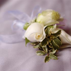 fwthumbWhiteCorsage.jpg