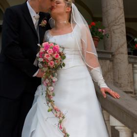 fwthumbBrideGroomPink.jpg