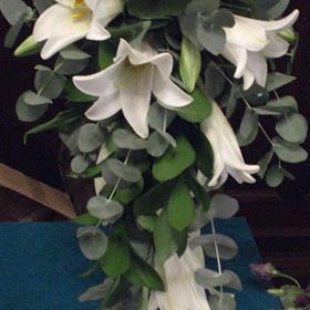 fwthumbLongiLilyShowerBouquet.jpg