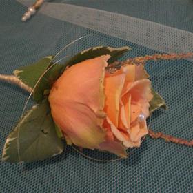 fwthumbPeachRoseButtonhole.jpg